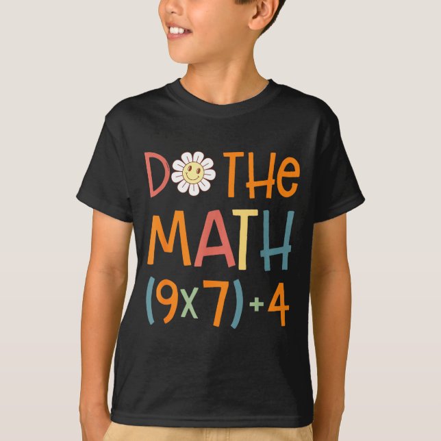 Camiseta Faça a Conta 67 Meme Engraçado Seis Sete Professor (Frente)