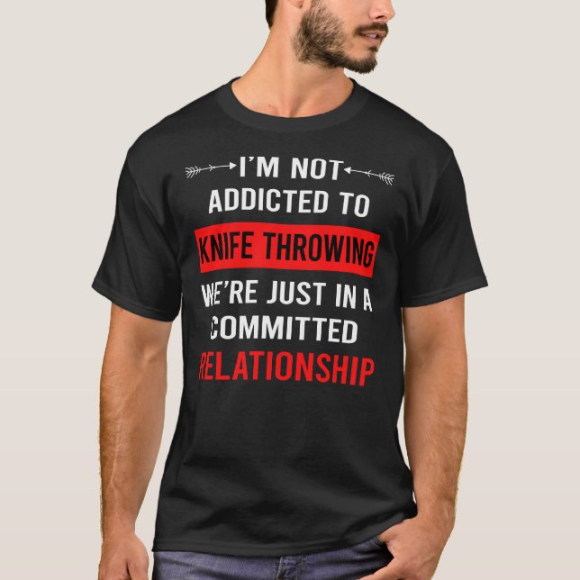 Camiseta Faca de Relacionamento Trocando Facas (Frente)
