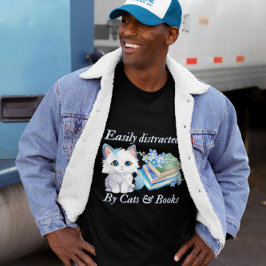 Camiseta Fácil distração com arte de gatos e livros