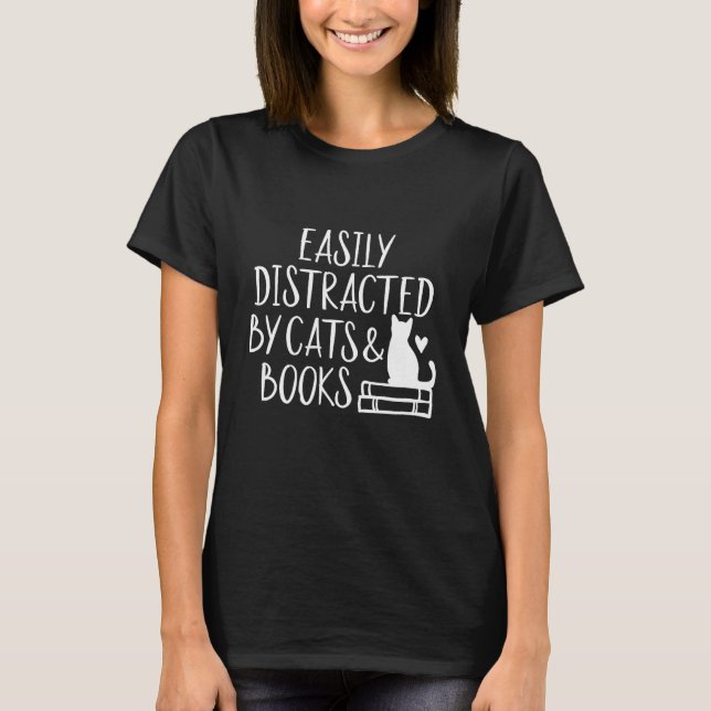 Camiseta Fácil distração de gatos e livros (Frente)