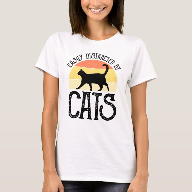 Camiseta Fácil Distração Por Gatos (Frente)