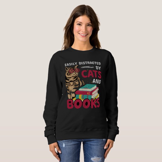 Camiseta Fácil Distração Por Gatos E Livros (Frente Completa)