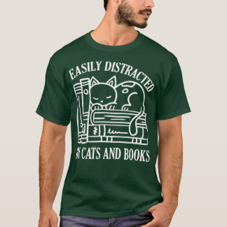 Camiseta Fácil distração por Gatos e Livros