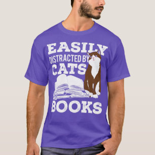 Camiseta Fácil Distração Por Gatos E Livros