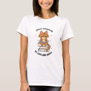 Camiseta Fácil Distração por Gatos e Livros