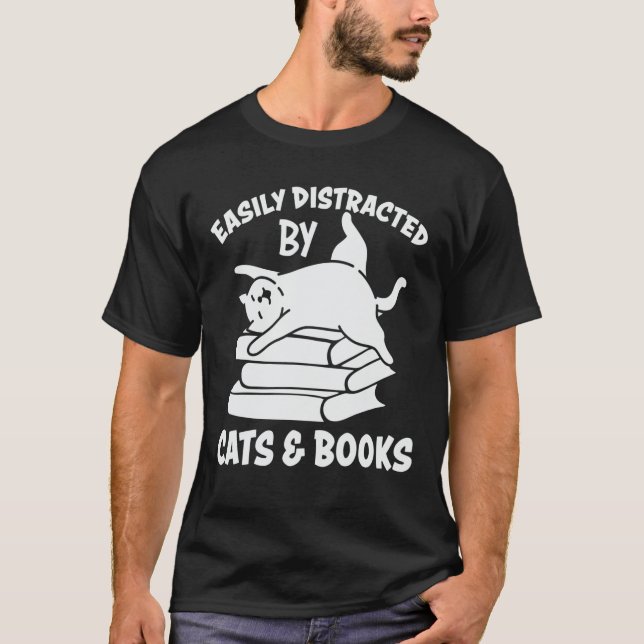 Camiseta Fácil Distração Por Gatos E Livros Amor De Gatinho (Frente)