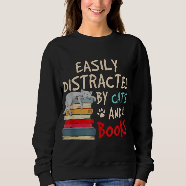 Camiseta Fácil distração por Gatos e Livros - Gato e Livro (Frente)