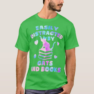 Camiseta Fácil distração por Gatos e Livros - Gatos e Boo