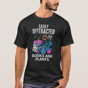Camiseta Fácil Distração Por Livros E Plantas Lendo E Ga