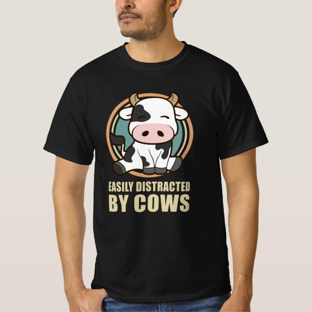 Camiseta Facilmente Distraída Por Vacas| Presente para o to (Frente)