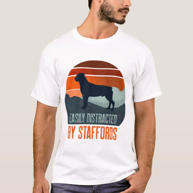Camiseta Facilmente Distraído Pela Caminhada de Cães de Sta (Frente)