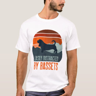 Camiseta Facilmente Distraído Por Bassets Cão Caminhando