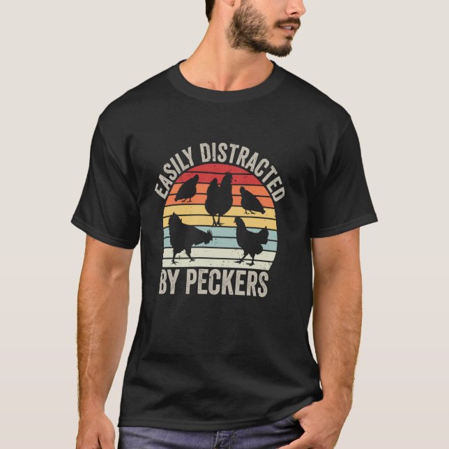 Camiseta Facilmente Distraído Por Batedores de Galinha Engr (Frente)