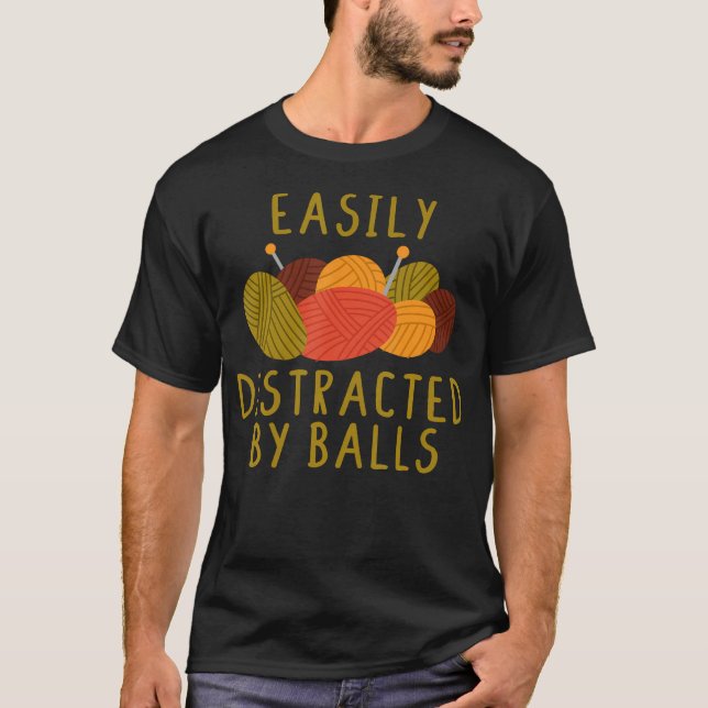 Camiseta Facilmente Distraído Por Bolas Engraçado Cro Croch (Frente)