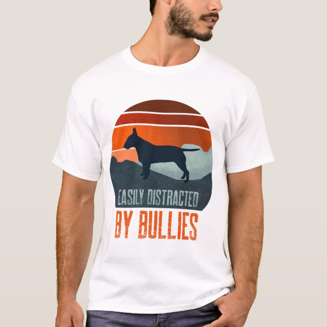 Camiseta Facilmente Distraído Por Bully Dog Caminhando (Frente)