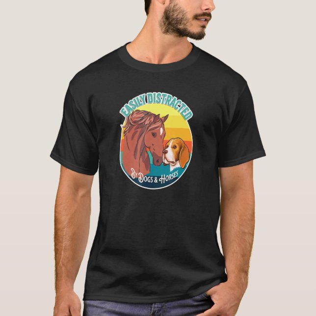 Camiseta Facilmente Distraído Por Cães & Cavalos Equitação  (Frente)