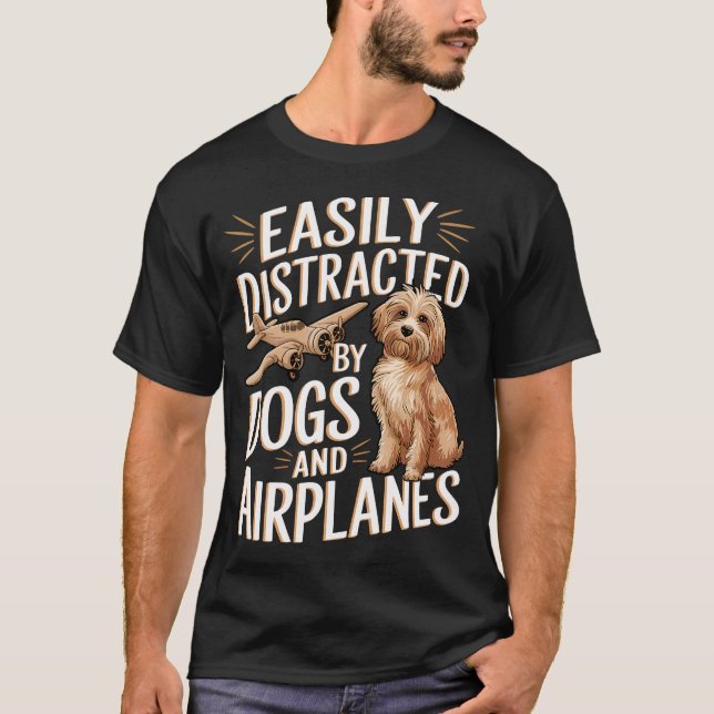 Camiseta Facilmente Distraído Por Cães E Aviões Engraçado (Frente)