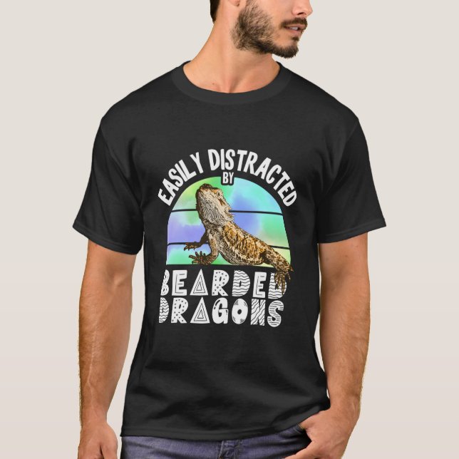 Camiseta Facilmente Distraído Por Dragões Carnados Reptile  (Frente)
