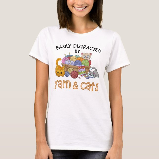 Camiseta Facilmente Distraído Por Fios E Gatos (Frente)