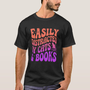 Camiseta Facilmente Distraído por Gatos e Leitura de Livros