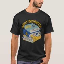 Camiseta Facilmente distraído por Gatos e Livros