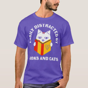 Camiseta Facilmente Distraído Por Gatos E Livros, Amor De L