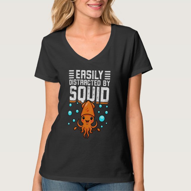 Camiseta Facilmente Distraído Por Lula Polvo  Choco Lula (Frente)