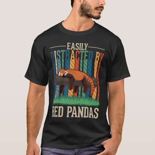 Camiseta Facilmente Distraído Por Pandas Vermelhas (Frente)