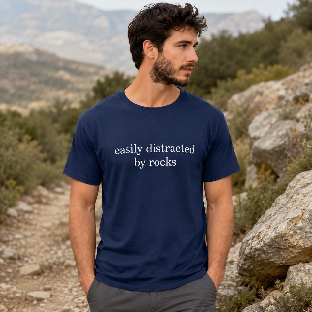 Camiseta Facilmente Distraído Por Rochas Engraçado Rockhoun (Criador carregado)