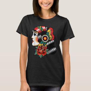 Camiseta Faculdade Antiga de Tatuagem Tradicional Americana