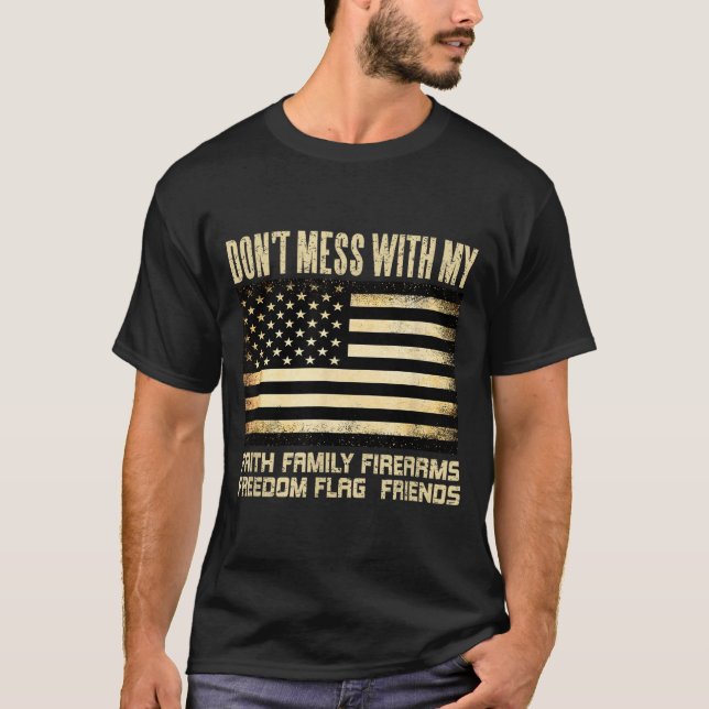 Camiseta Faith Family Firearms Dom Flag Friends American  (Frente)