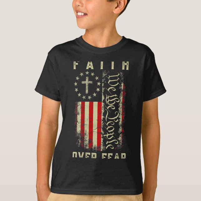 Camiseta Faith Over Fear Christian Cross Usa American Flag  (Frente)