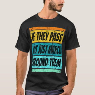 Camiseta Faixa de banda de marcha retrô passa fora do acamp