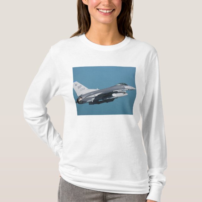 Camiseta Falcão de Luta F-16 em Voo (Frente)