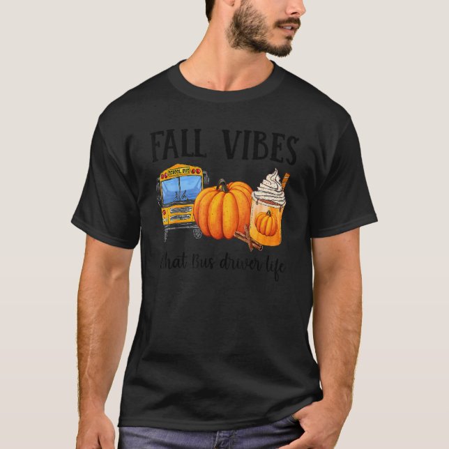 Camiseta Fall Vibes E Aquele Ônibus De Barramento Da Escola (Frente)