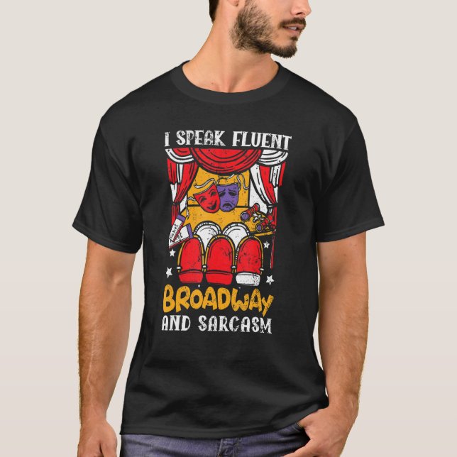 Camiseta Falo De Fluent Broadway E Nerd De Teatro De Sarcas (Frente)