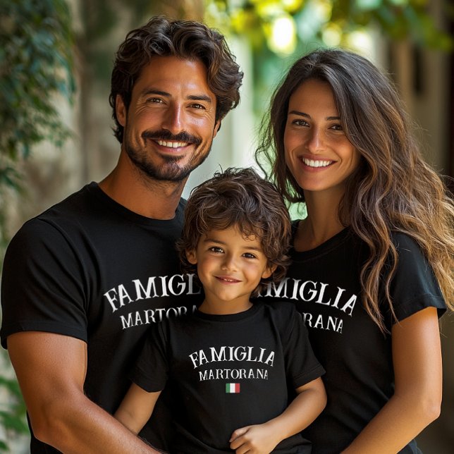 Camiseta Famiglia Família Italiana Personalizada Sindicato  (Italian Family Reunion T-shirt
Famiglia Custom Name Tees)