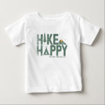 Camiseta Família de Caminhos Feliz do Camper Hiker, Persona<br><div class="desc">Elevem o seu estilo ao ar livre com as nossas camisas de caminhoneiro 'Hike Happy'! Projetadas para a alma aventureira, estas camisetas capturam a essência do aumento, acampamento e alpinismo. Abrace os picos, conquiste as montanhas, e expresse seu amor pelo excelente ao ar livre. O presente perfeito para o amante...</div>