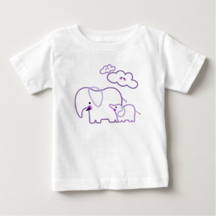 Camiseta Família de Elefantes com Nuvens Roxas