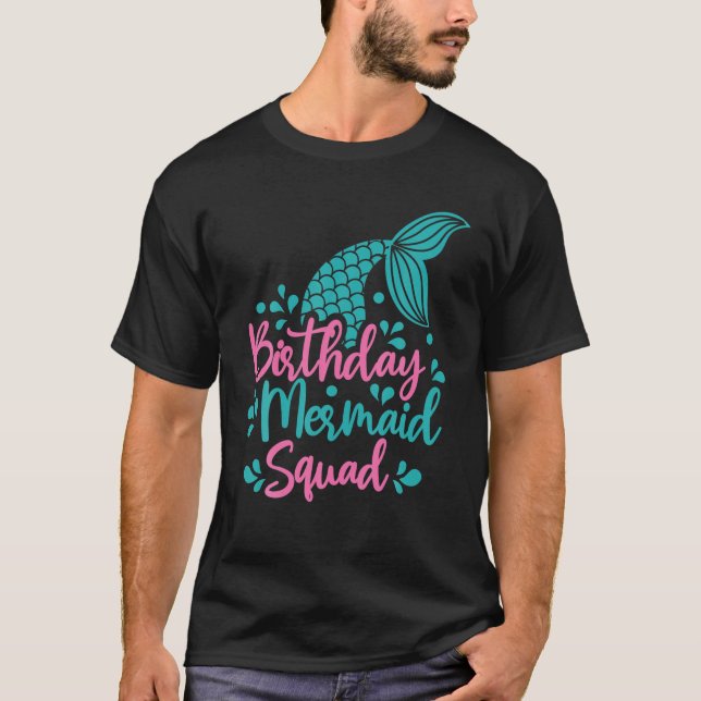 Camiseta Família de Festas de Sereia de Aniversário que Cor (Frente)
