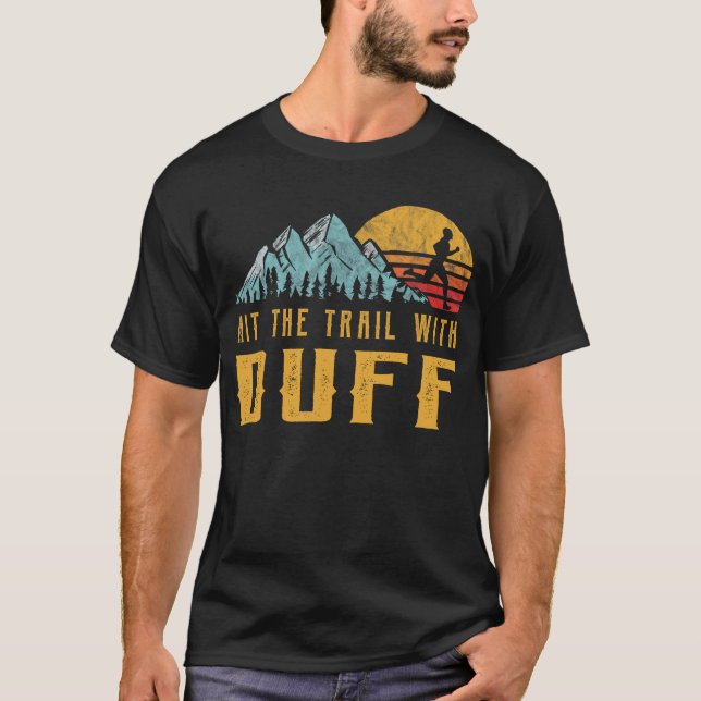 Camiseta Família DUFF em Execução - Acerta a trilha com DUF (Frente)