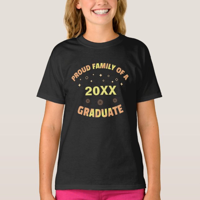 Camiseta Família Orgulhosa De Graduação De Formando 2022 (Frente)