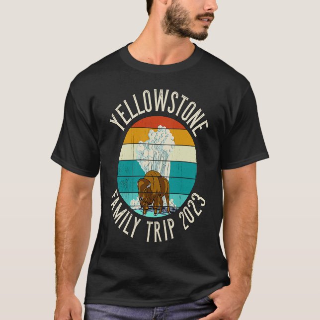 Camiseta Family Trip 2023 Bison Geyser  Yellowstone (Frente)