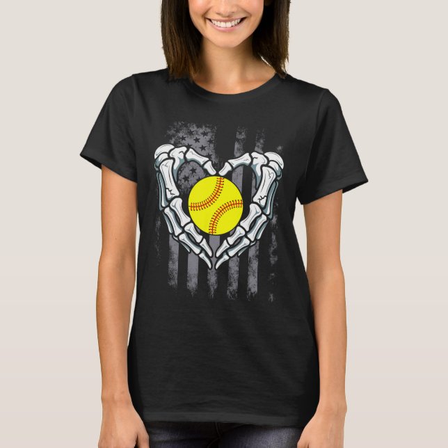 Camiseta Fantasia de Halloween com Esqueleto de Mão e Coraç (Frente)