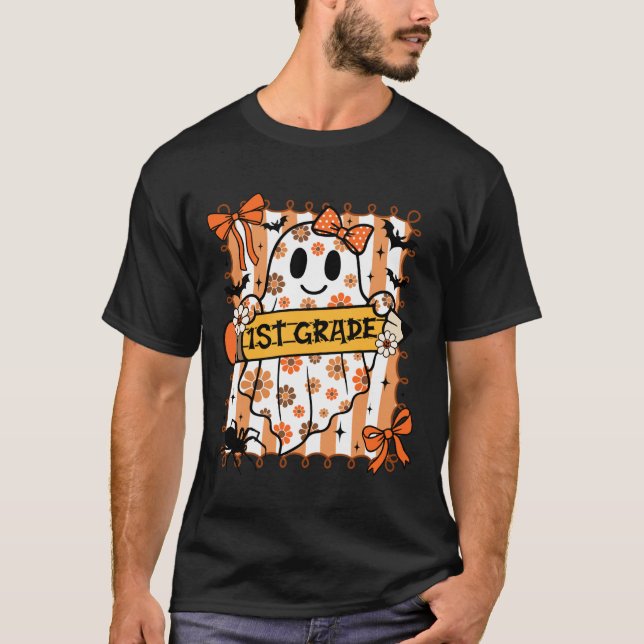 Camiseta Fantasma Boho Fofo Professora do 1º Ano Aluna Coqu (Frente)
