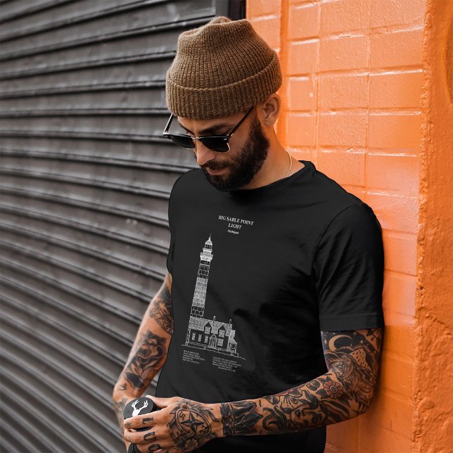 Camiseta Farol de Big Sable Point - Michigan – DC (Big Sable Point Lighthouse - Michigan – AD. Men Basic Black T-Shirt)