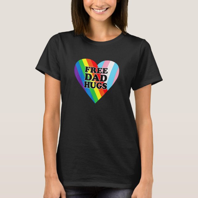 Camiseta Father s Day 2023 Free Dad Hugs Transgender Rainbo (Frente)