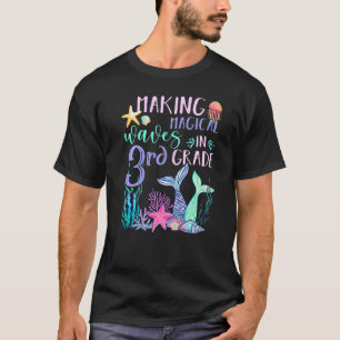 Camiseta Fazendo Ondas Mágicas Na 3ª Série Mermaid De Volta
