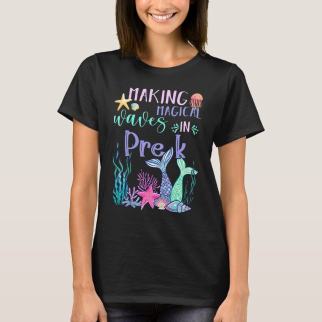 Camiseta Fazendo Ondas Mágicas No Pré Mermaid De Volta à Es (Frente)