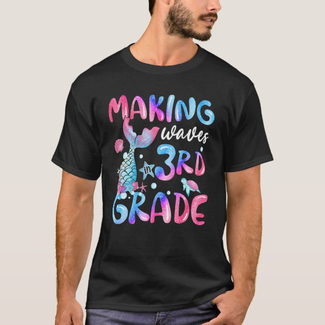 Camiseta Fazendo Ondas na Gravata de Tinta de Cauda de Peix (Frente)